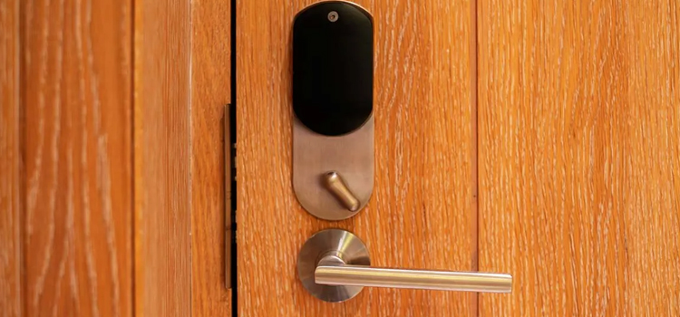 Automatic Locking Door Knob San Mateo
